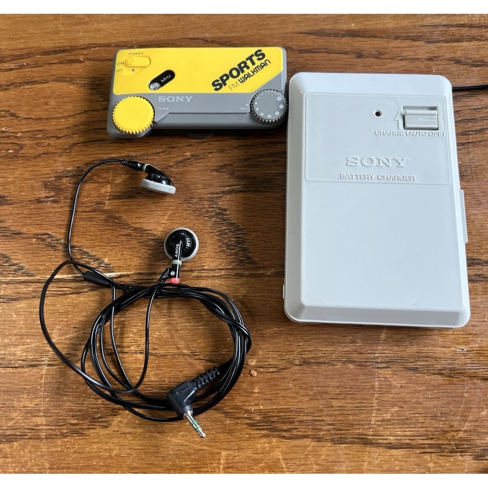 Sony Sports FM Walkman SRF-F1 BC-401 with Charger and Headphones
